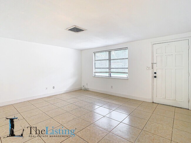 Building Photo - 1521 Swordbill Dr