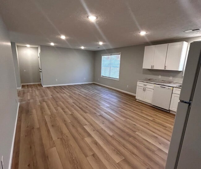 Building Photo - Charming 3-Bedroom House on Stallings Rd w...