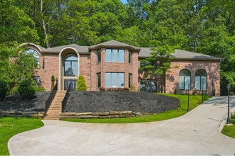 Building Photo - 559 Normandy Ct