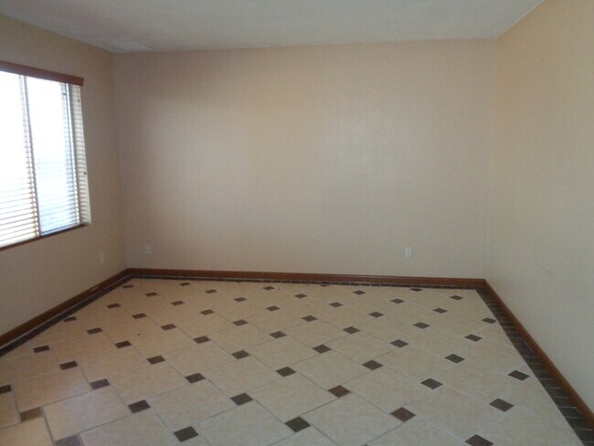 Foto del edificio - 5603 W Greenbriar Dr