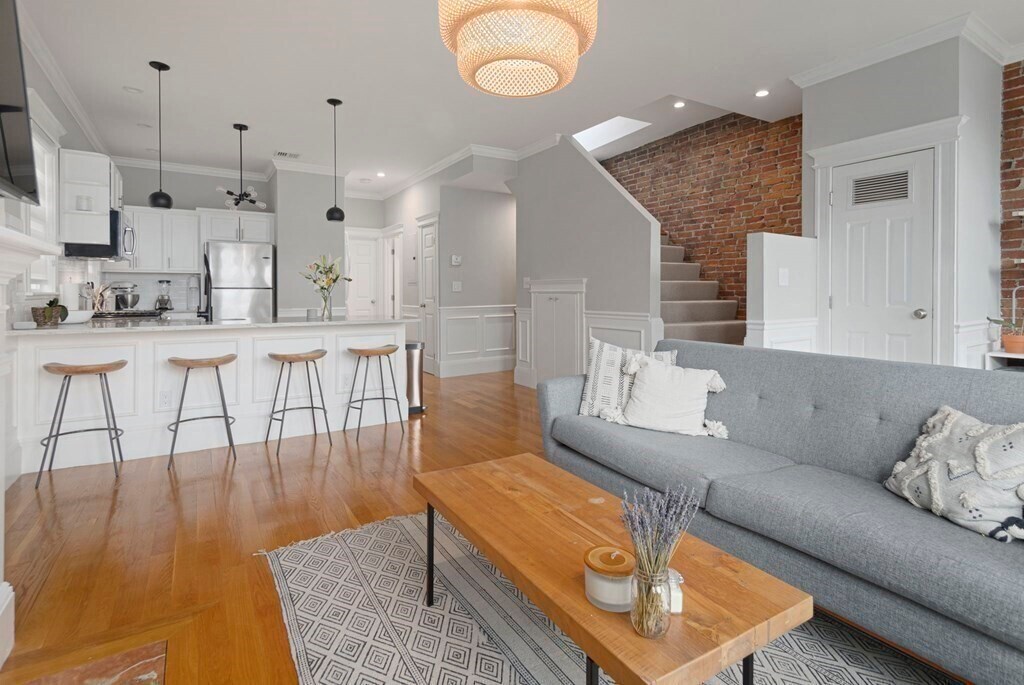 Foto principal - 468 E 6th St