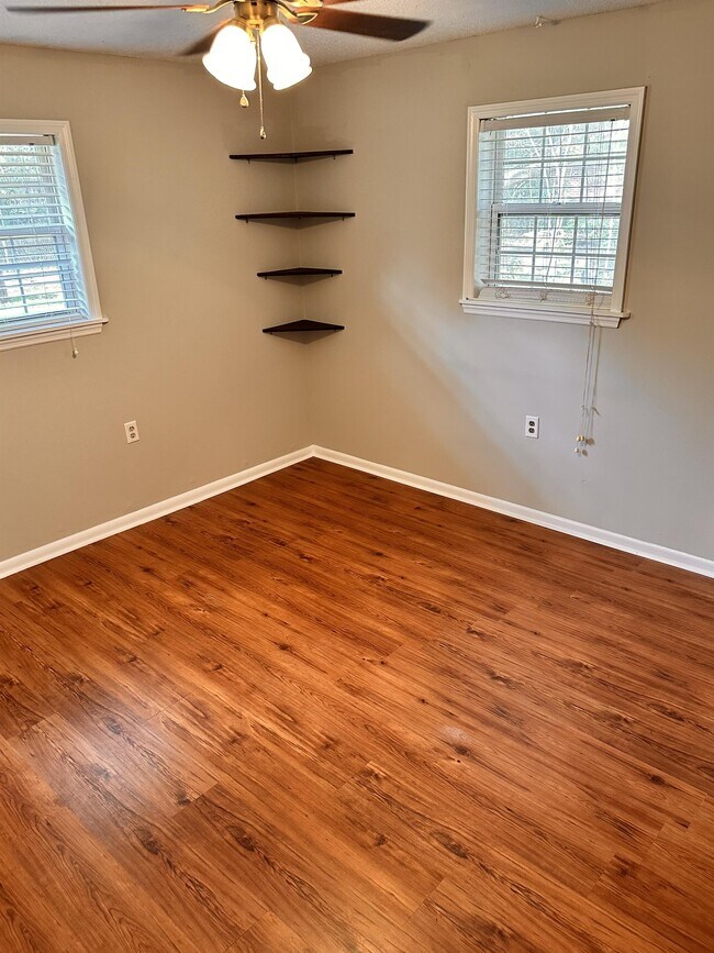 Foto del edificio - 406 Rutland Rd