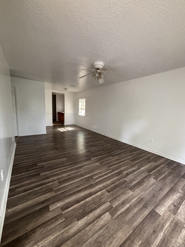 Foto del edificio - 914 W 19th St