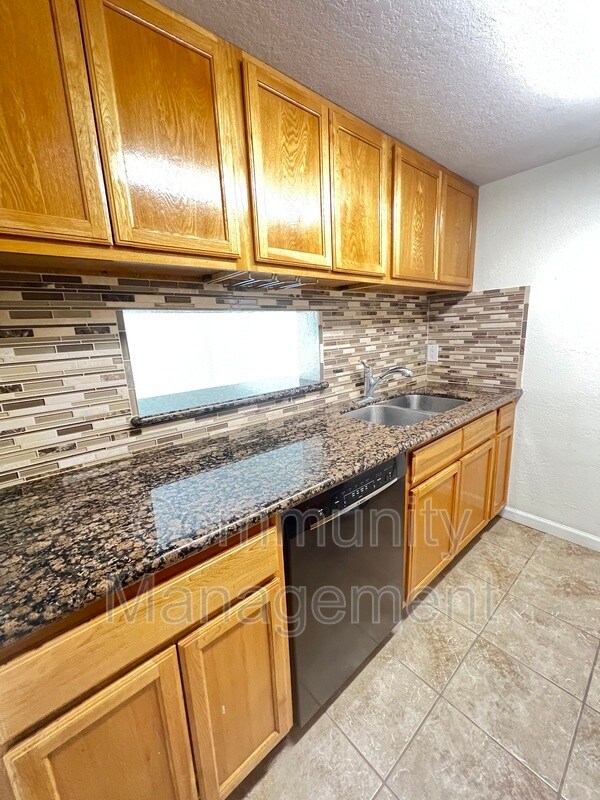 Foto del edificio - 10298 W Winston Ave