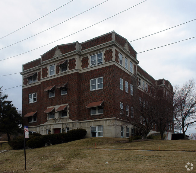 Building Photo - Whitney Manor