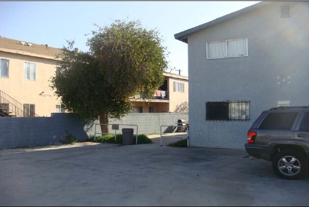 Building Photo - 2283 Lewis Ave