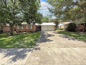 Building Photo - 3533 Antilles Dr
