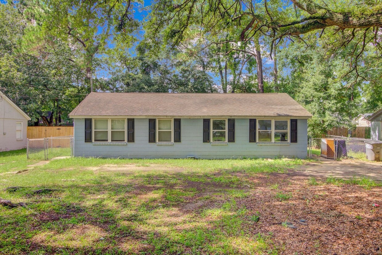 Primary Photo - Charming Ranch Duplex in Central Charleston
