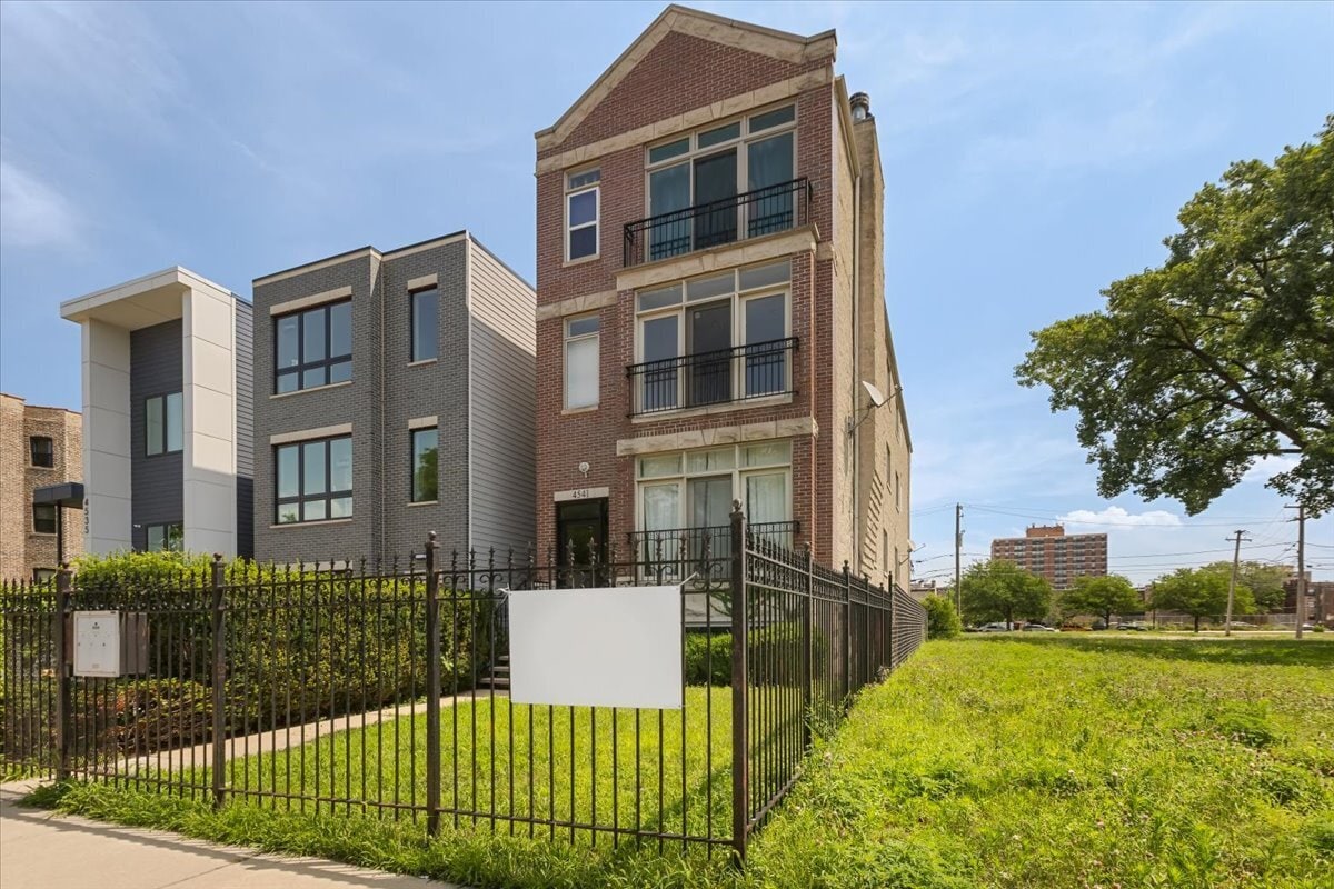 Foto principal - 4541 S Evans Ave