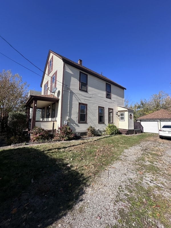 Building Photo - 223 E 27th St