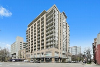 Building Photo - 212 E Cullerton St