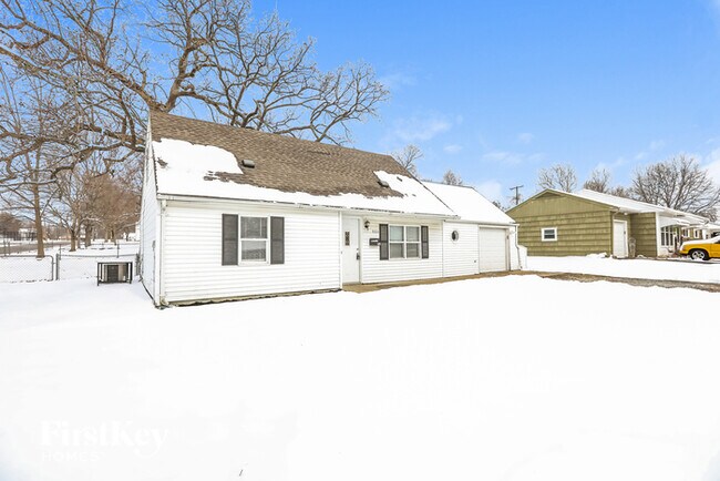 Foto del edificio - 900 Maple Lane
