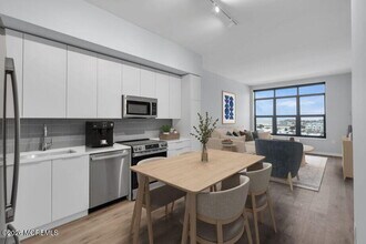 Building Photo - 1150 Kingsley St