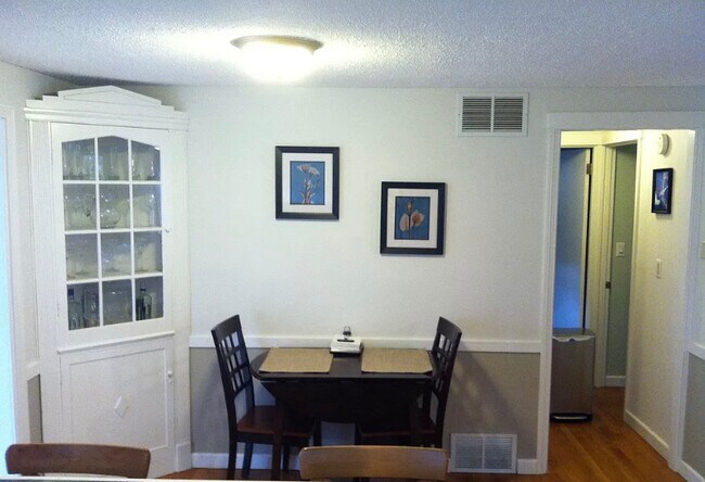 Building Photo - 149 Regal St