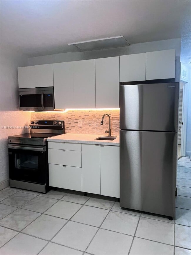 Building Photo - 20780 NW 37th Ct