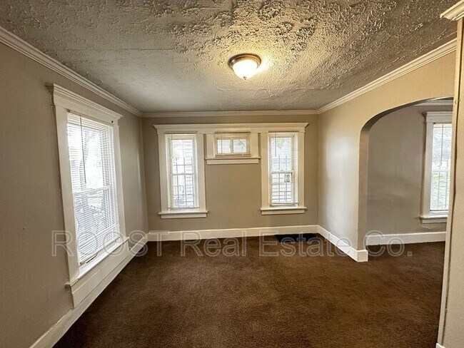 Building Photo - 808 Gibbard Ave