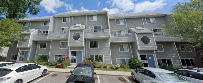 Building Photo - 142 North Beacon St