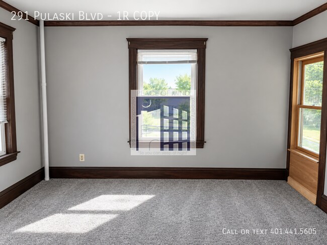 Foto del edificio - 291 Pulaski Blvd