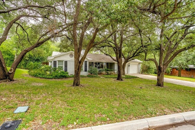 Charming 3-Bed, 2-Bath Home in Fort Worth'... - Charming 3-Bed, 2-Bath Home in Fort Worth'...