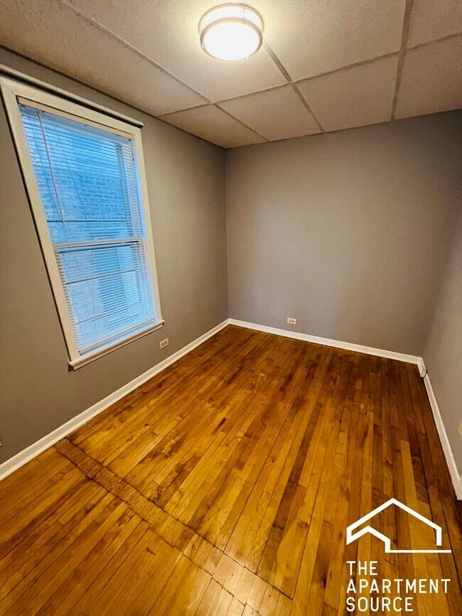 Foto del edificio - 5128 W Henderson St