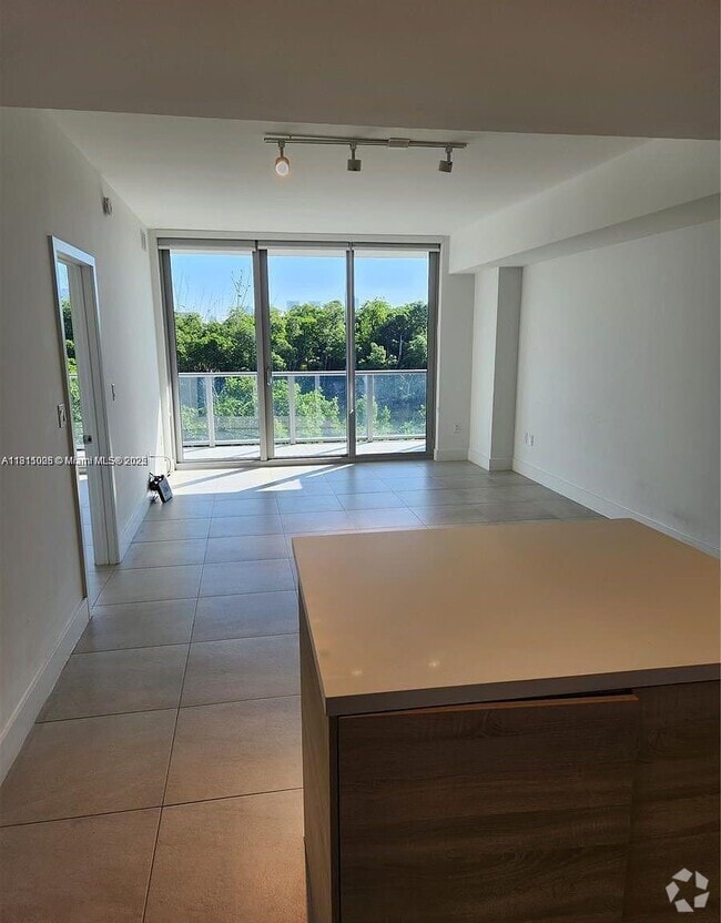 Building Photo - 16385 Biscayne Blvd