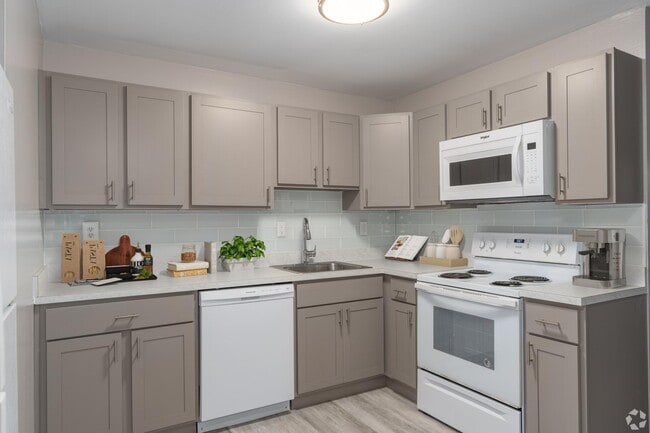 Building Photo - Colony Arms