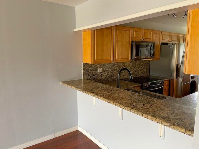 Building Photo - 444 Lunalilo Home Rd