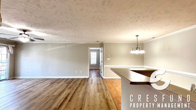 Foto del edificio - BRAND NEW FLOORING!!! - 2 Bed, 2 Bath Cond...