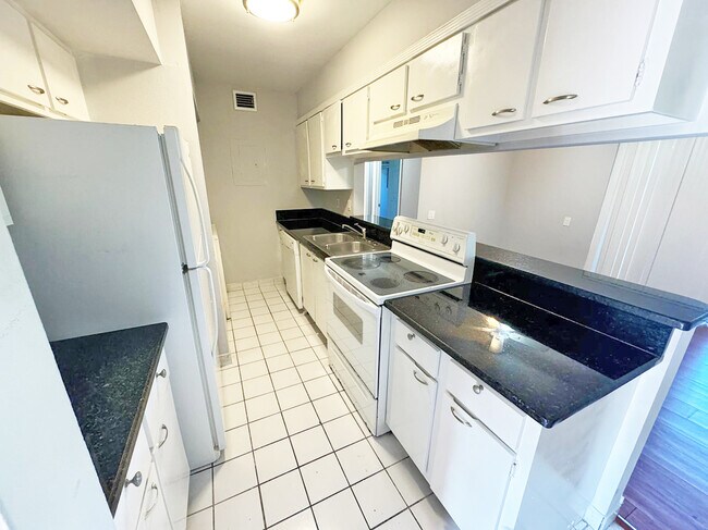 Foto del edificio - 4457 Treehouse Ln