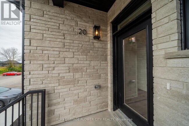 Photo du bâtiment - 440 Wellington St E