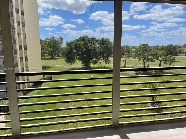 Building Photo - 7300 Radice Ct
