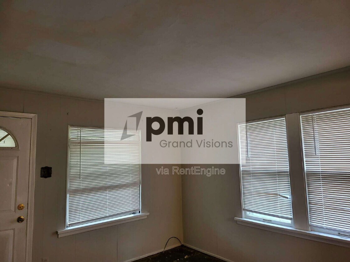Foto principal - 1553 N Walnut Grove Ave