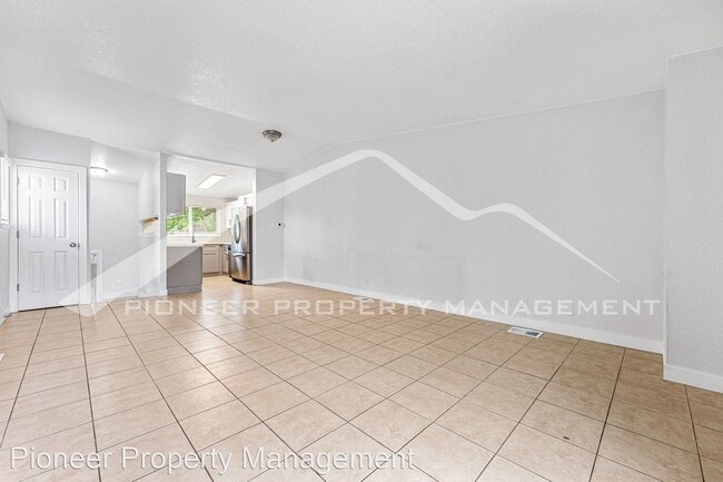 Building Photo - 2 br, 1 bath House - 7110 E 63rd Ave