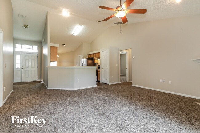 Foto del edificio - 1220 MacLaren St