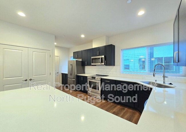 Foto del edificio - 17417 W Main St