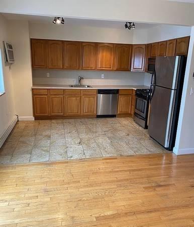 Foto principal - 37-15 23rd Ave