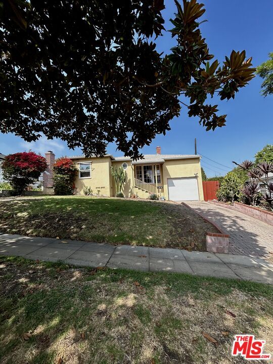 Foto principal - 4415 W 62nd St