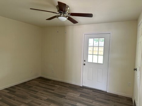 Building Photo - 2318 Kingsdale Dr