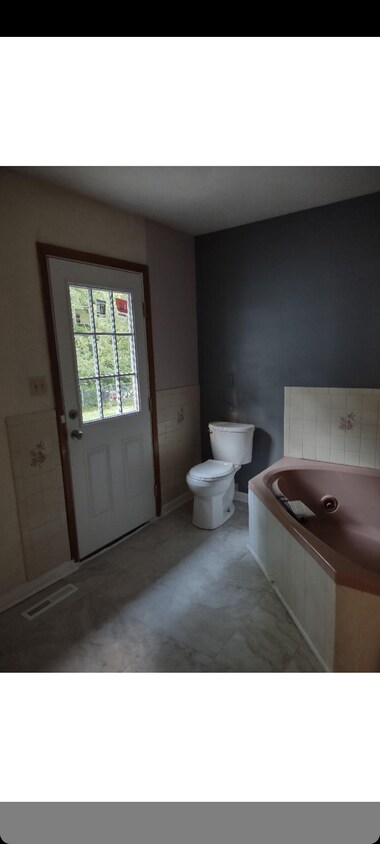 Primary Photo - 824 Alma Ln