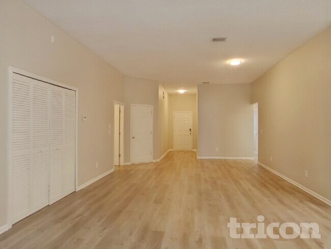 Foto del edificio - 15180 Bareback Dr