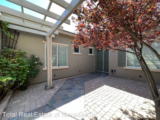 Building Photo - 4 br, 3.5 bath House - 10227 Sunset Garden...