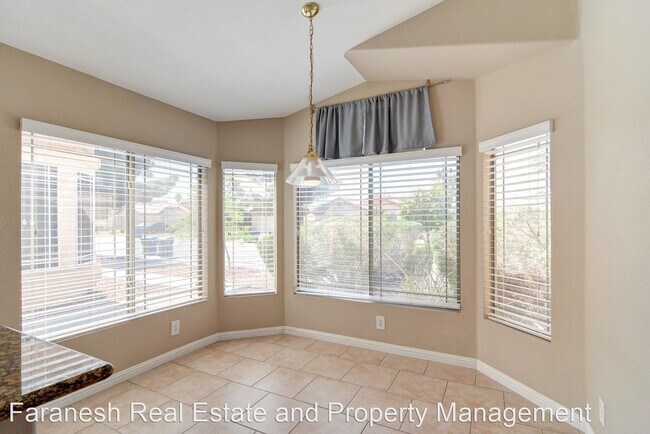 Foto del edificio - 3 br, 2 bath House - 844 Rainbow Rock St