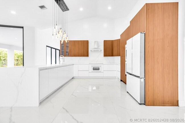 Building Photo - 5740 SW 33rd Terrace