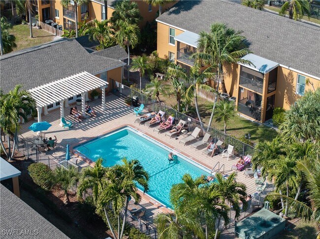 Foto del edificio - 12658 Kenwood Ln