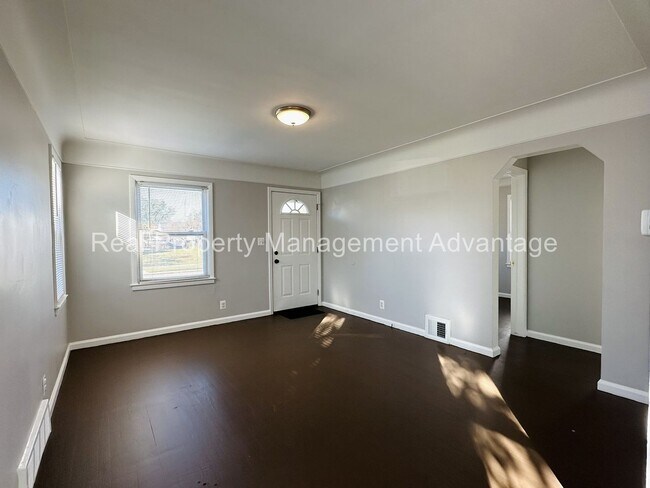 Foto del edificio - 21012 Beechwood Ave