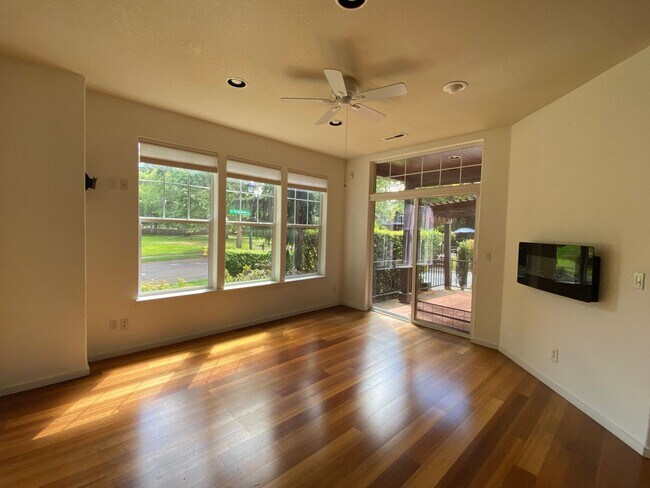 Foto del edificio - Exquisitely Charming Corner Lot 3BD | 2.5B...