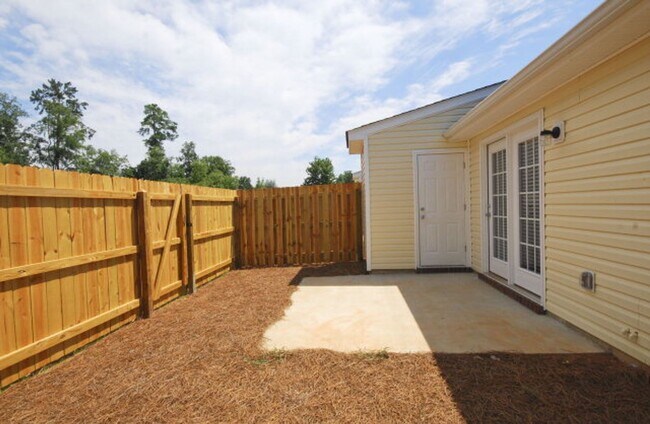 Building Photo - FABULOUS TOWNHOME WEST AUGUSTA CLOSE TO MEDICAL FACILITIES, COLLEGES