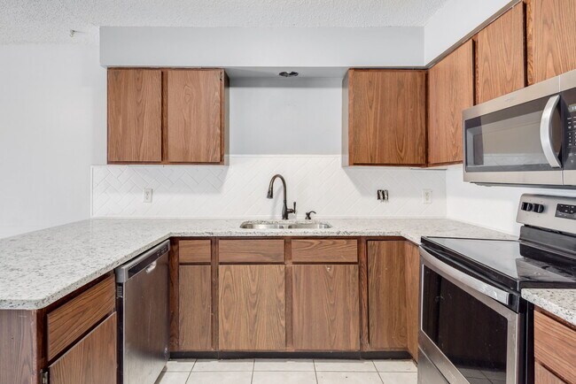 Foto del edificio - 631 Ridgeview Dr