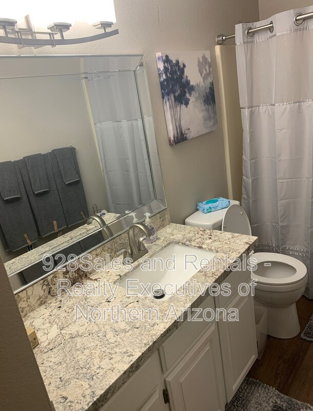 Foto del edificio - 5825 E Bear Paw Dr