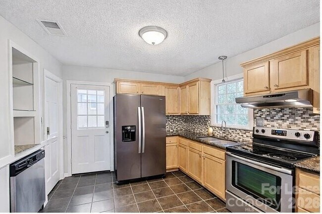 Building Photo - 218 Clearbrook Rd